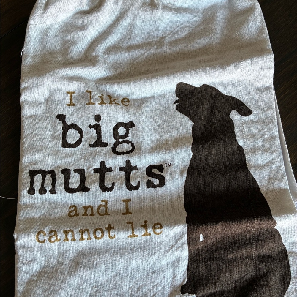 NWT Dish Towel - White and Brown  'I Like Big Mutts'